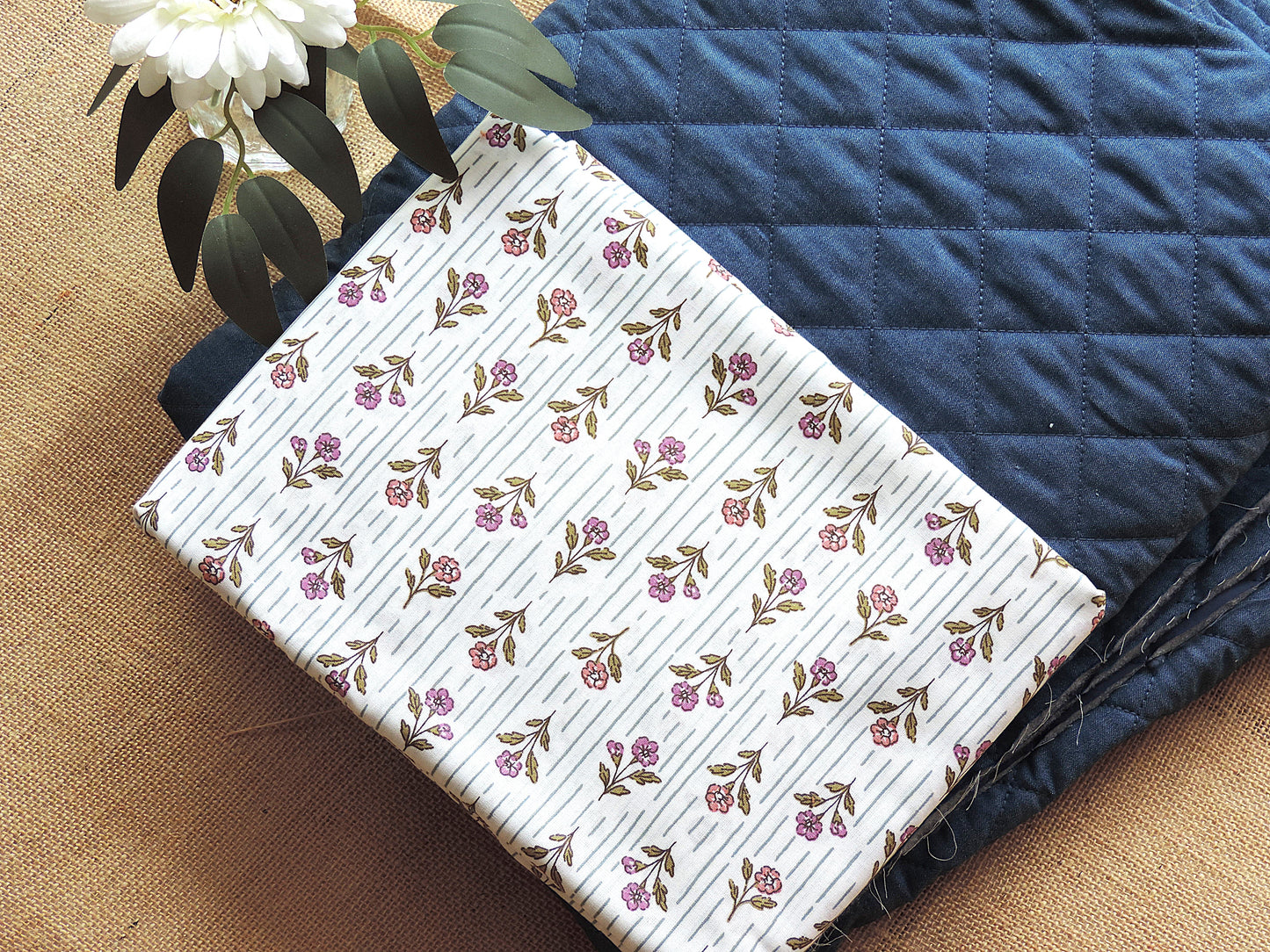 Sac à ouvrages en velours et coton fleuri – lien coulissant