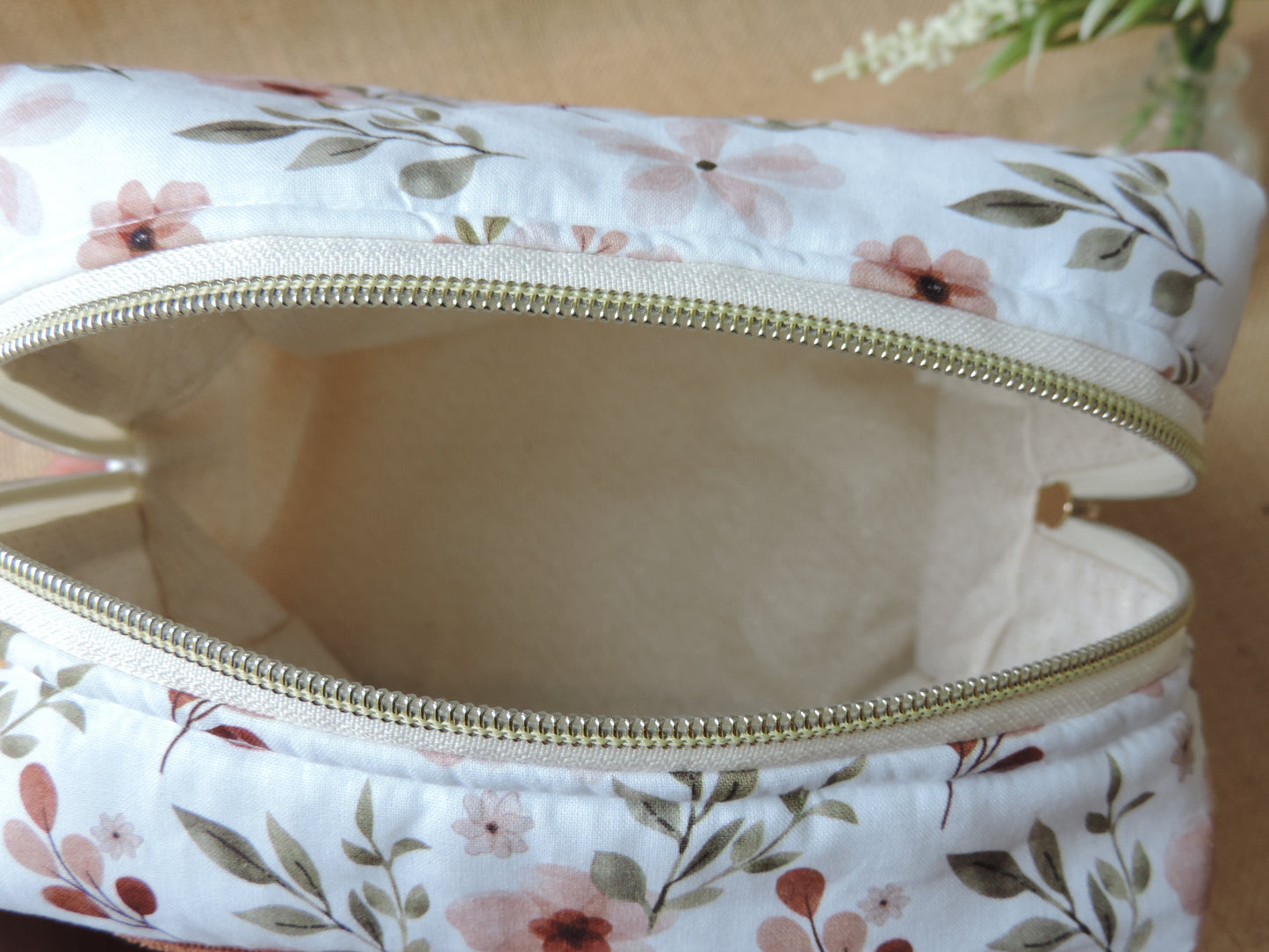 Joli trousse de toilette, intérieur enduit