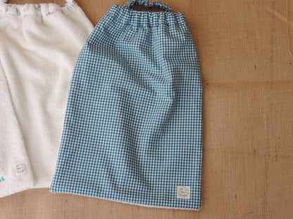 Bavoir réversible éponge écru et coton à motif - Personnalisable