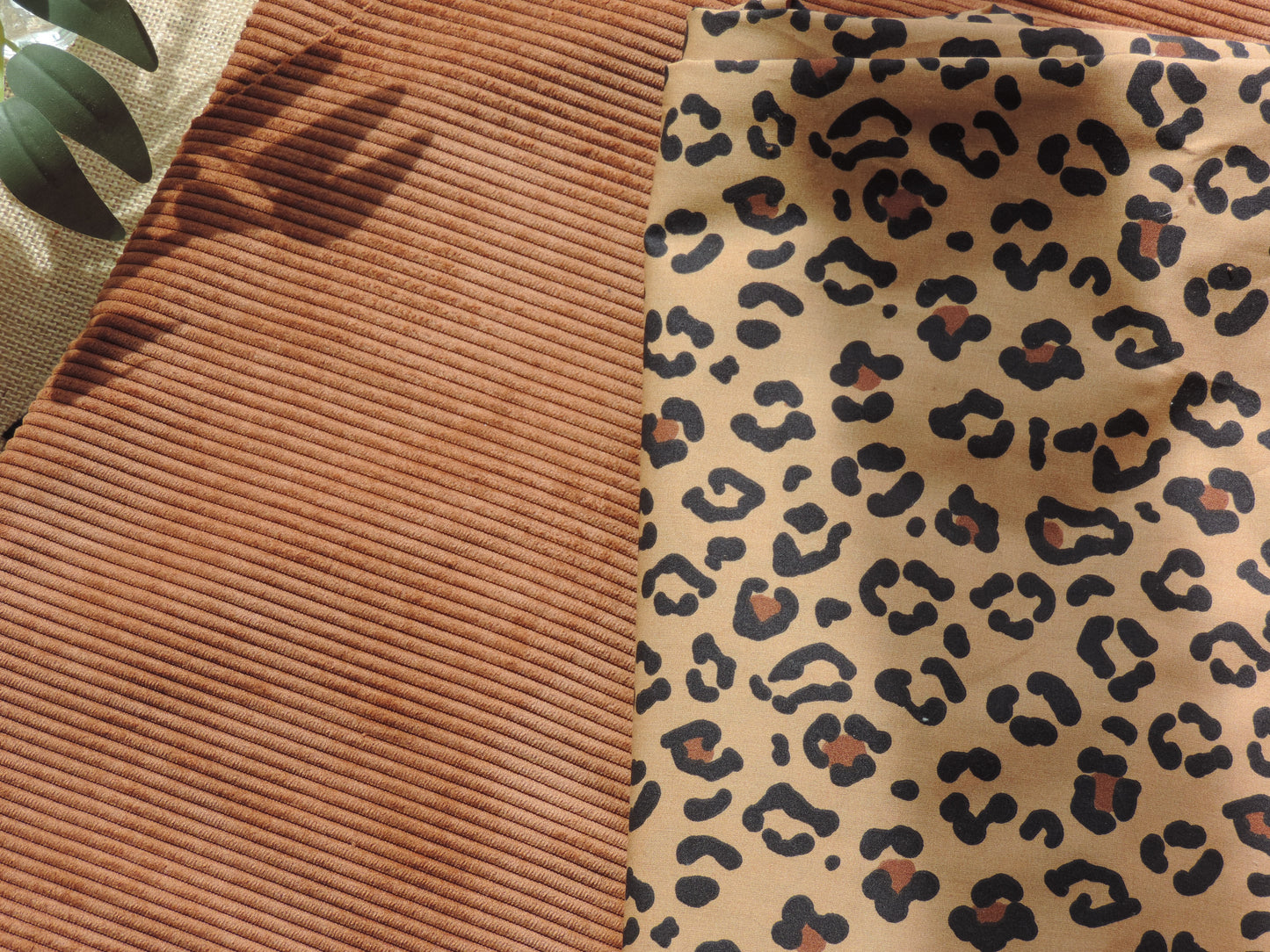 Sac à ouvrages en velours et coton fleuri – lien coulissant
