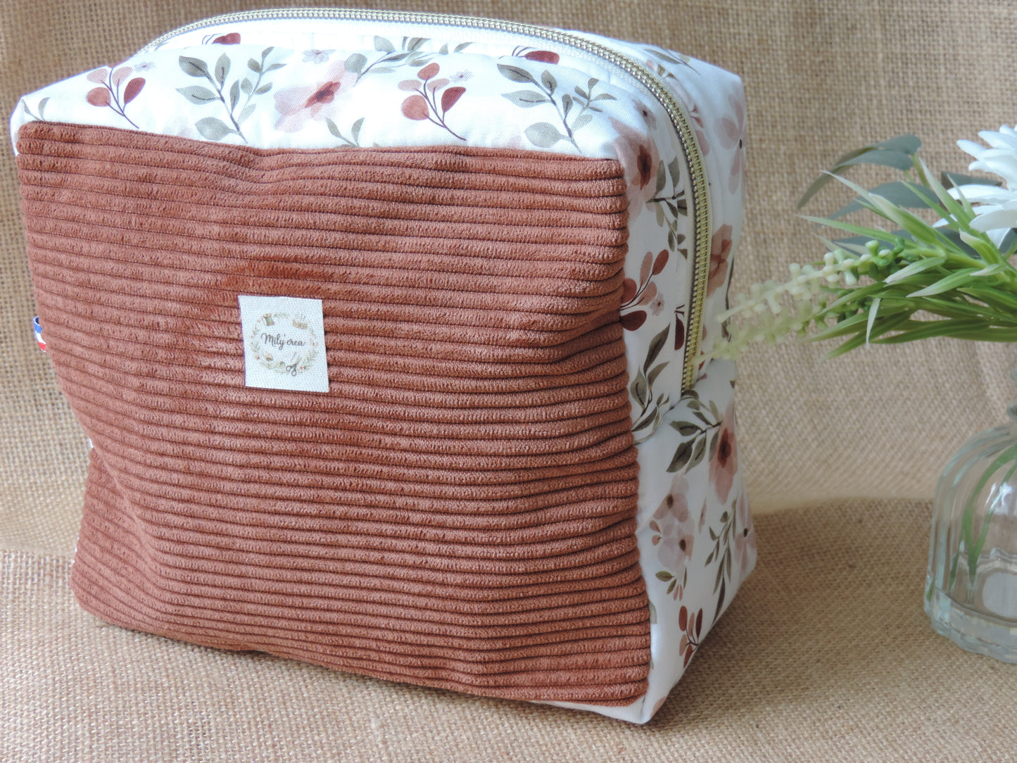 Joli trousse de toilette, intérieur enduit
