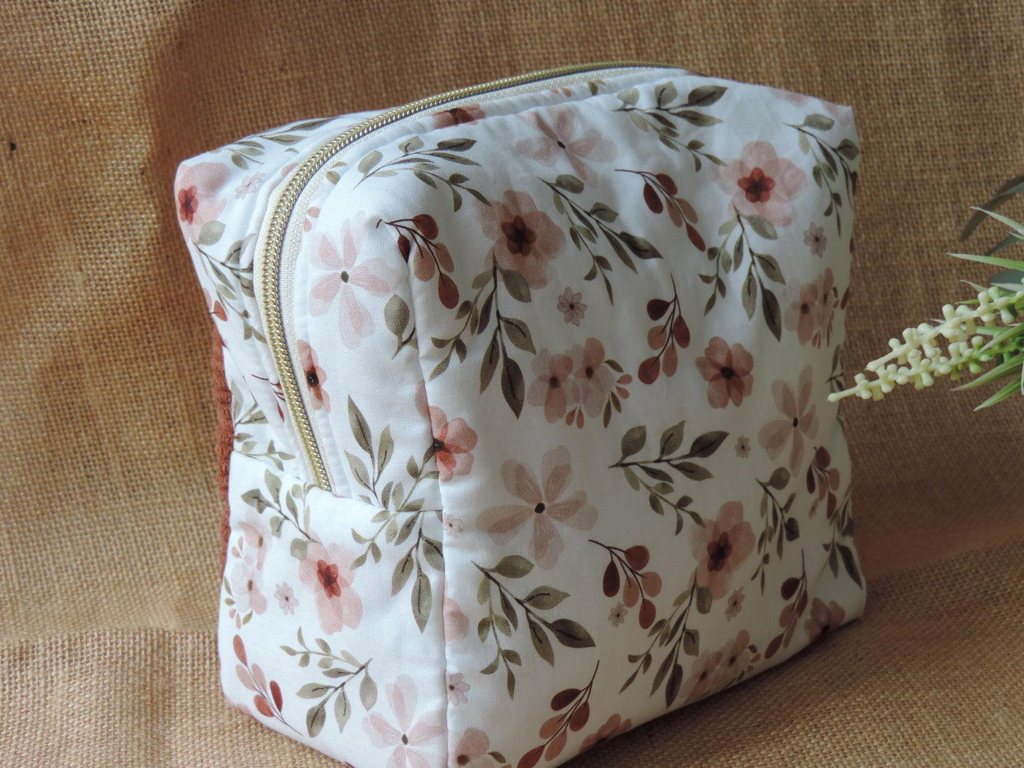 Joli trousse de toilette, intérieur enduit