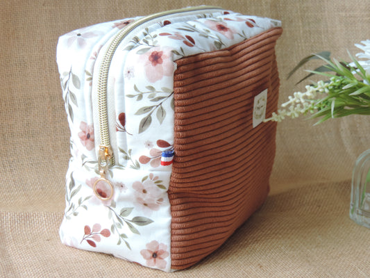 Joli trousse de toilette, intérieur enduit
