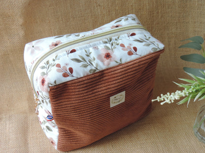 Joli trousse de toilette, intérieur enduit