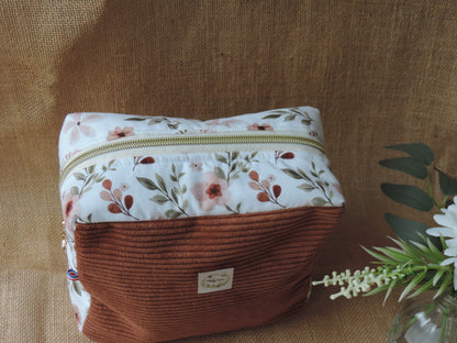 Joli trousse de toilette, intérieur enduit