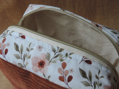 Joli trousse de toilette, intérieur enduit