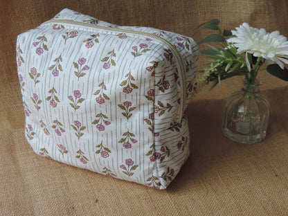 Joli trousse de toilette, intérieur enduit